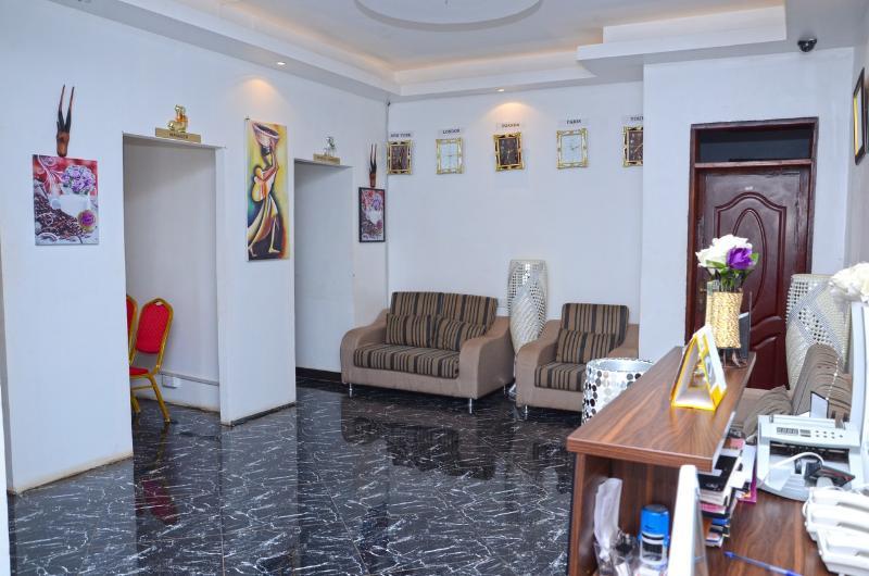 Dianwill Hotel Entebbe Exterior photo