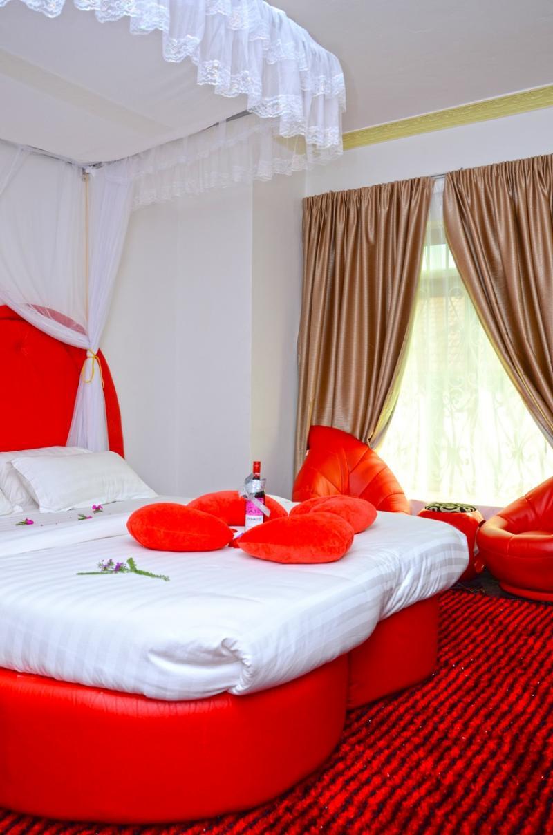 Dianwill Hotel Entebbe Exterior photo